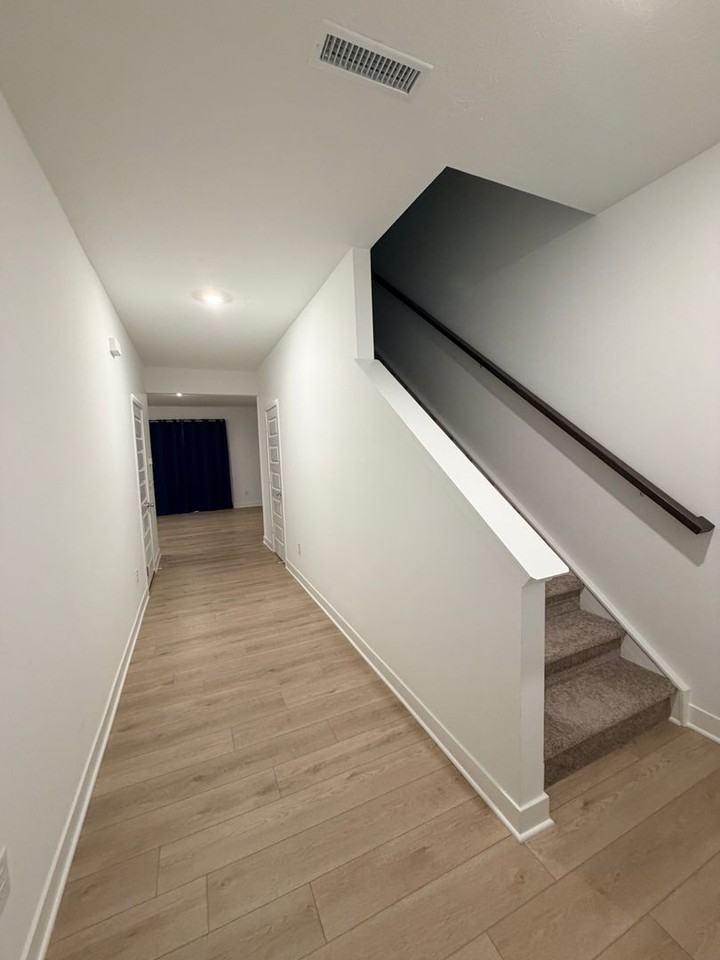 890 Norfolk Ln - Photo 3 of 25