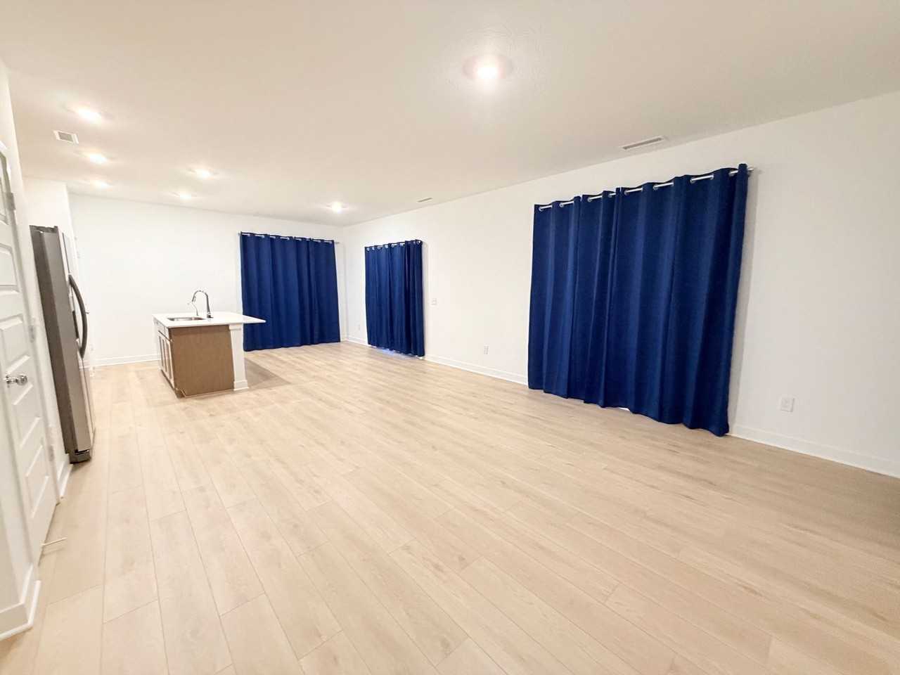 890 Norfolk Ln - Photo 4 of 25