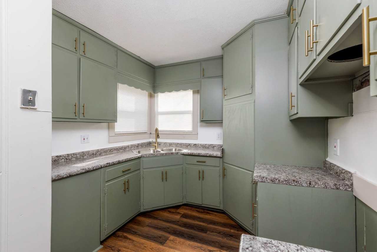 1216 4th Pl N - Photo 7 of 22