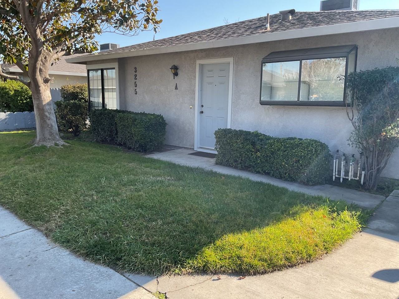 3255 Holly Dr Apt A - Photo 2 of 10