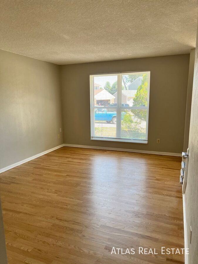 5361 S Truckee Ct - Photo 3 of 20