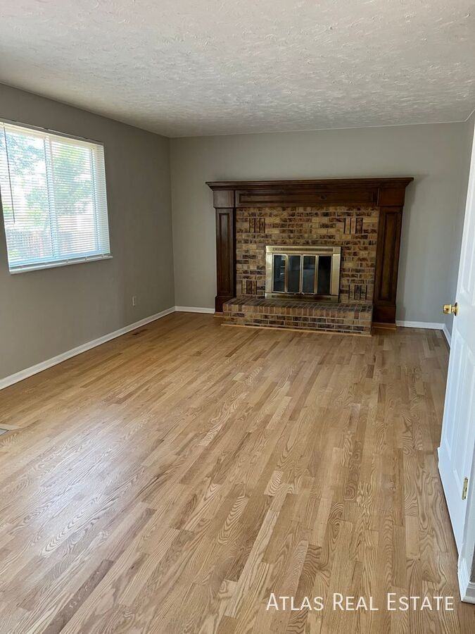 5361 S Truckee Ct - Photo 4 of 20