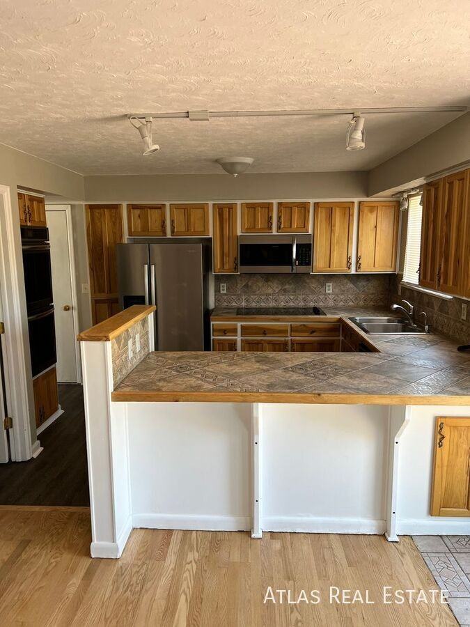 5361 S Truckee Ct - Photo 5 of 20