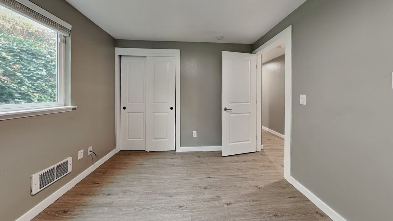 1105 South Woodlawn Street, Unit 2 - Photo 6 of 36