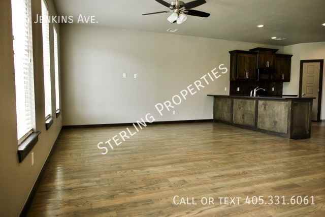 705 Jenkins Ave - Photo 3 of 39