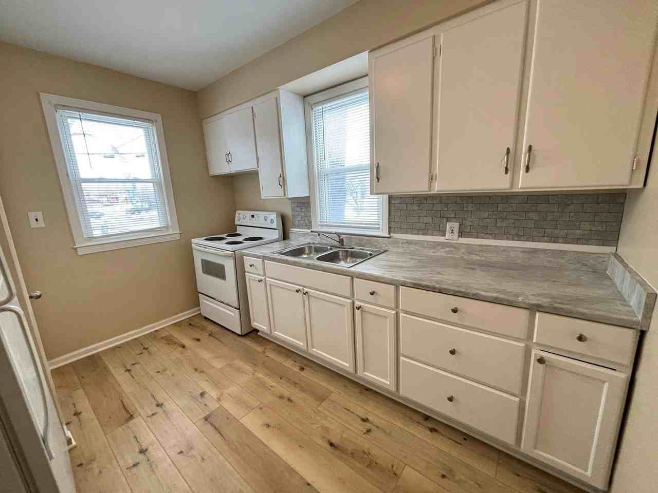 22517 Petersburg Avenue - Photo 5 of 10