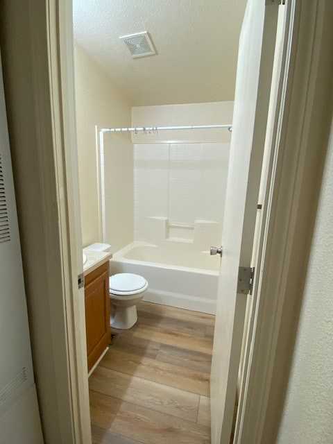 15026 Ivanhoe Drive, Unit 2 - Photo 4 of 7