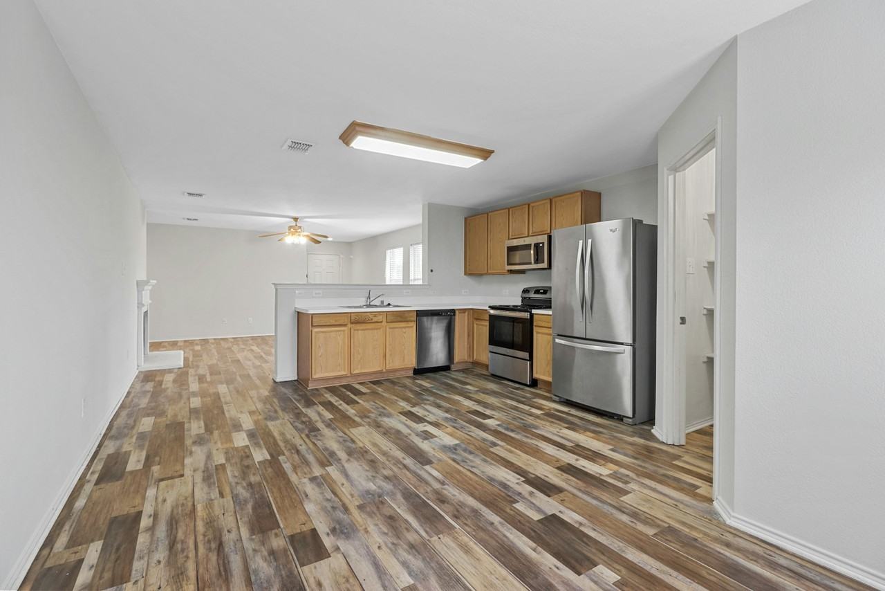 1201 Lambert Drive - Photo 7 of 19