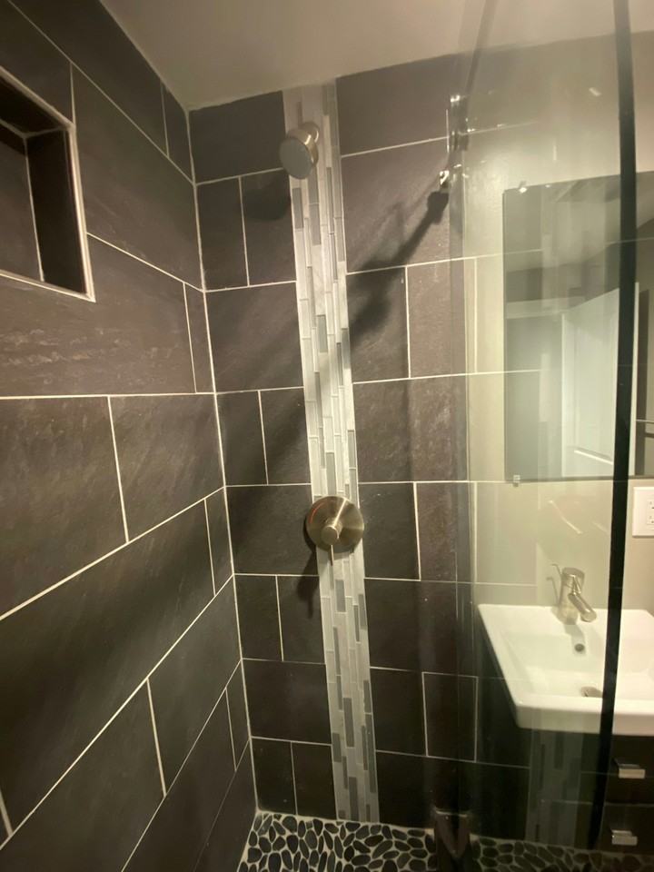 7132 47th Avenue Southwest, Unit 4 - Photo 7 of 11