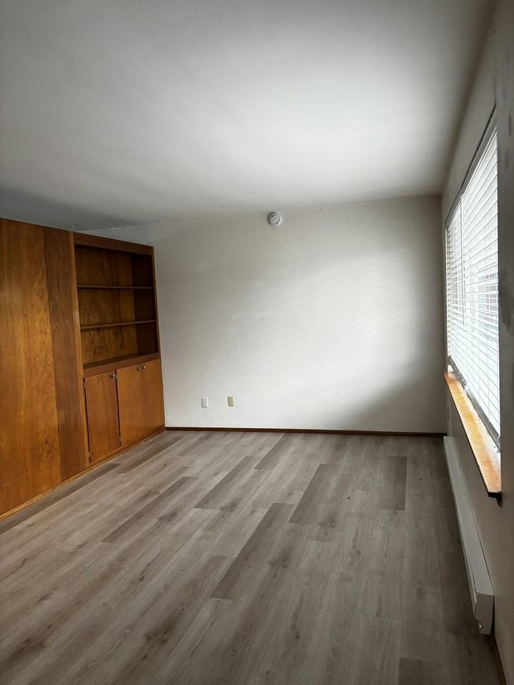 3035 64th Avenue Southwest, Unit 7 - Photo 5 of 22