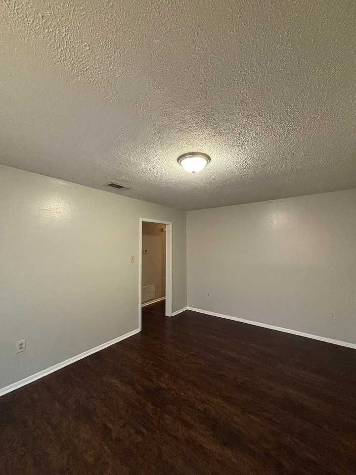 1220 Twin Lakes Drive - Photo 4 of 17