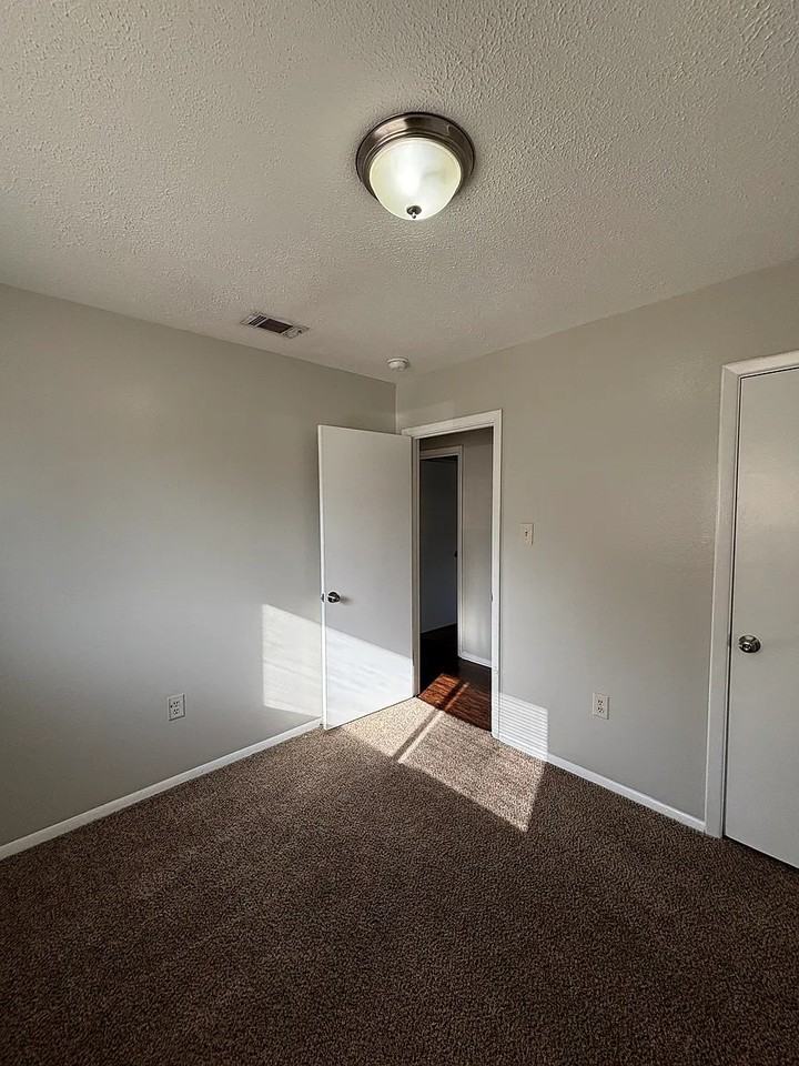 1220 Twin Lakes Drive - Photo 6 of 17