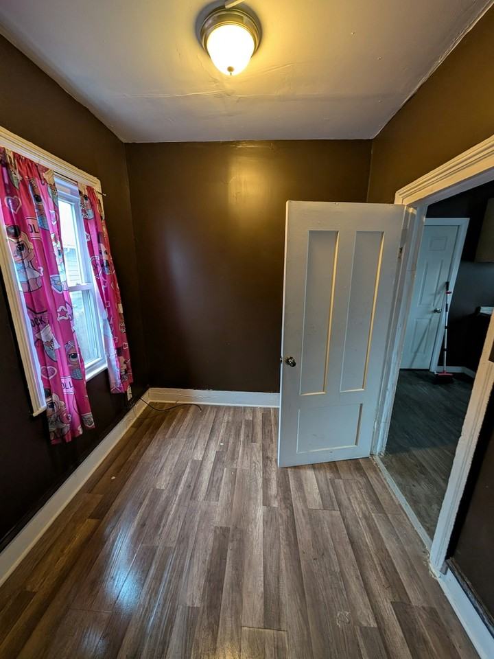 1169 East 60th Street, Unit 1 - Photo 4 of 6