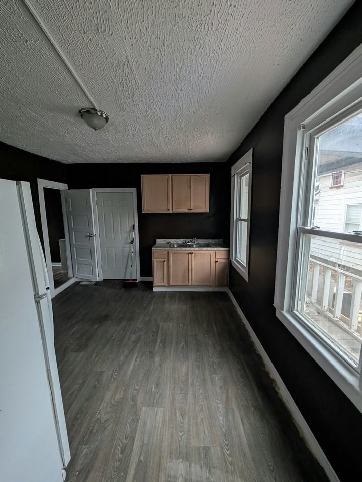 1169 East 60th Street, Unit 1 - Photo 5 of 6