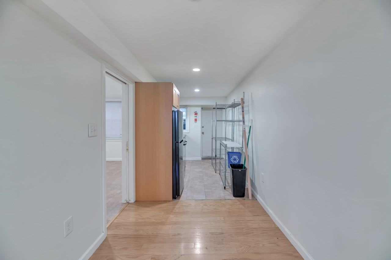 1112 4th St Ne - Photo 5 of 15