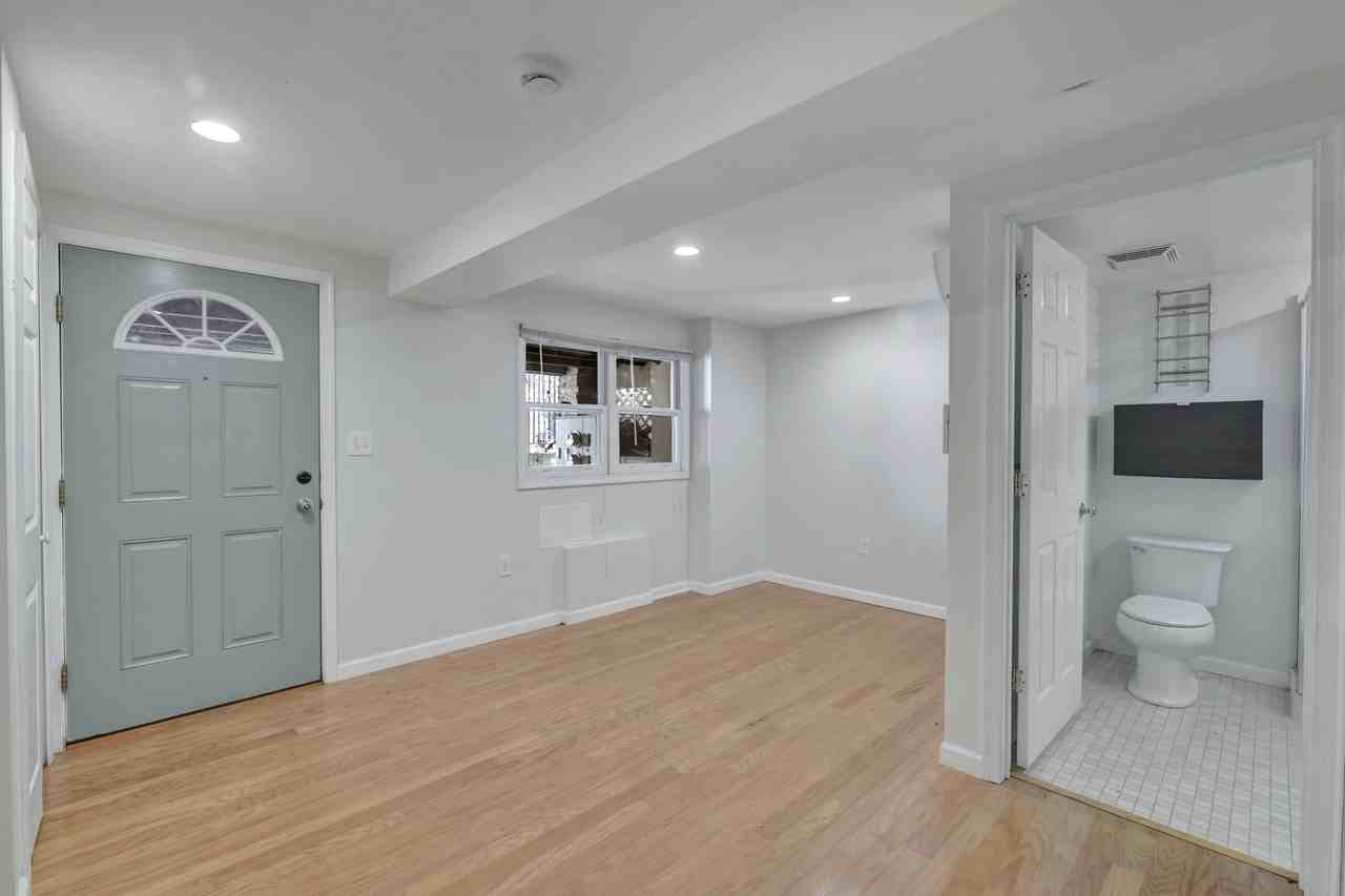 1112 4th St Ne - Photo 4 of 15