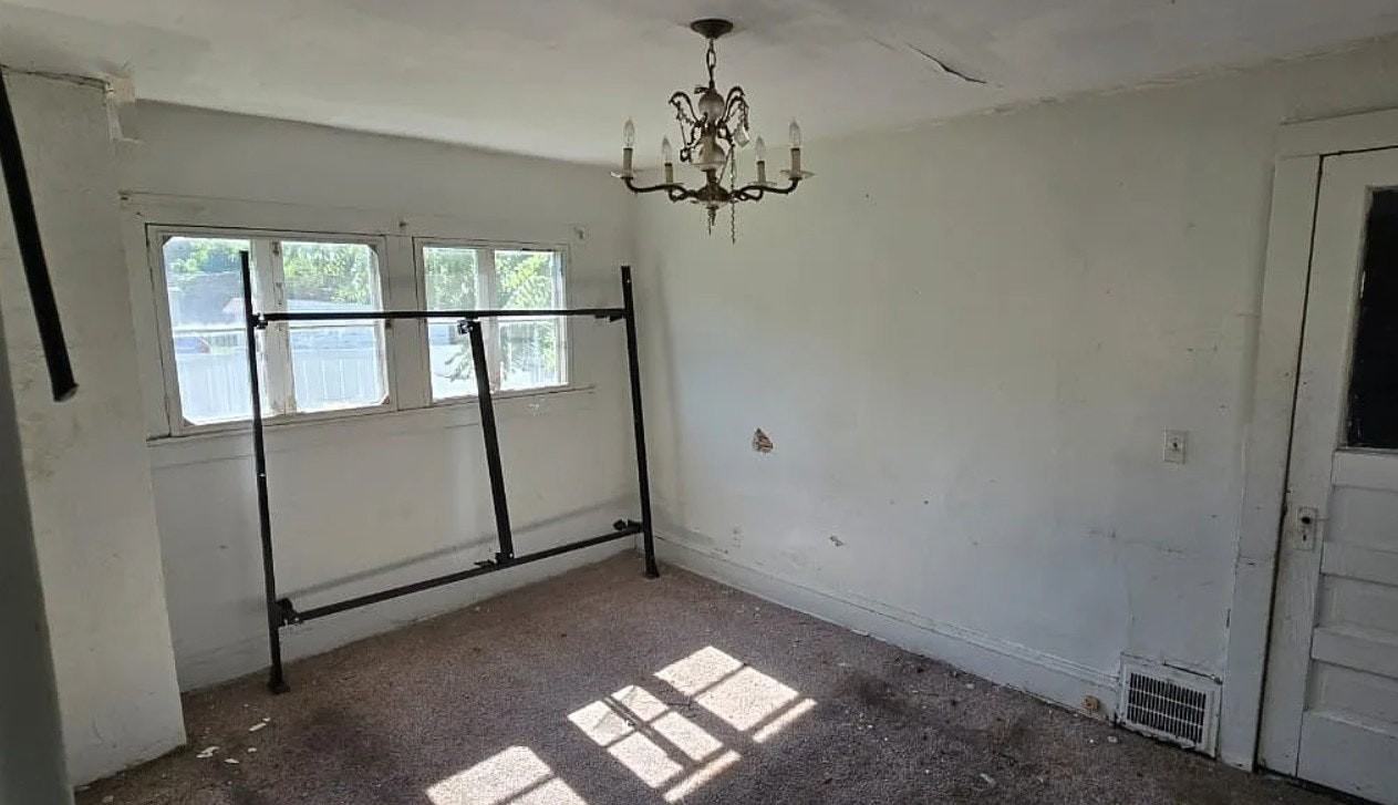 21511 Clare Ave - Photo 3 of 8