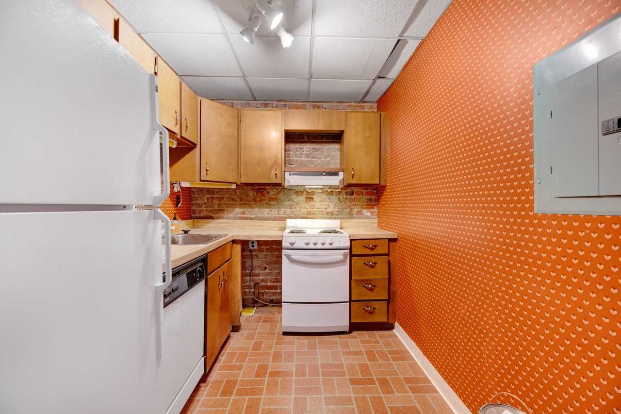 1810 California St Nw #101 - Photo 5 of 8