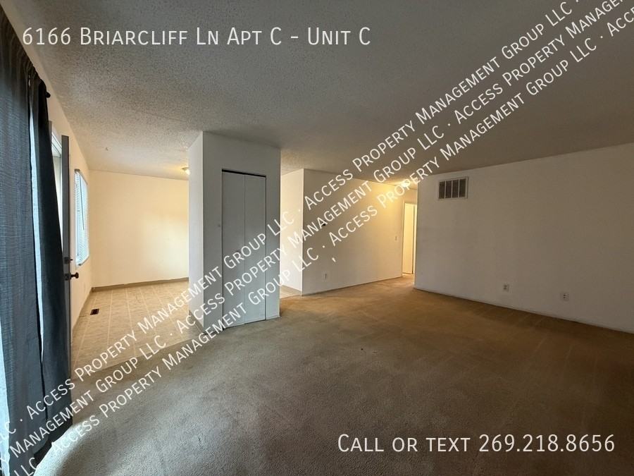 6166 Briarcliff Ln Apt C #C - Photo 2 of 11