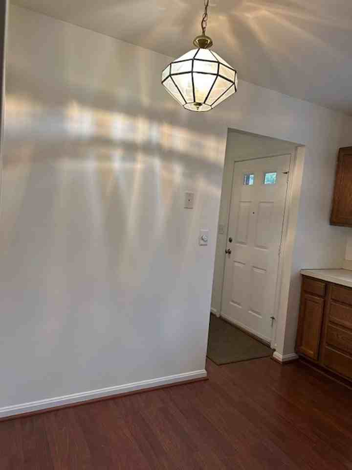 503 Barrington Ct - Photo 7 of 17