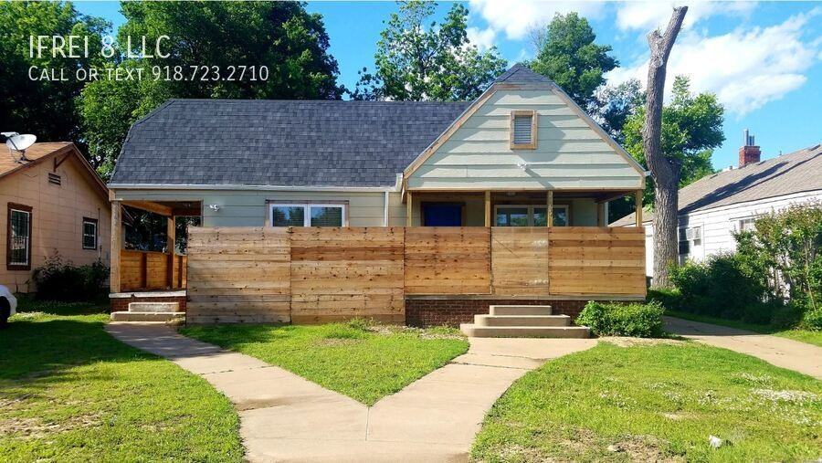 2865 E Admiral Pl - Photo 2 of 15