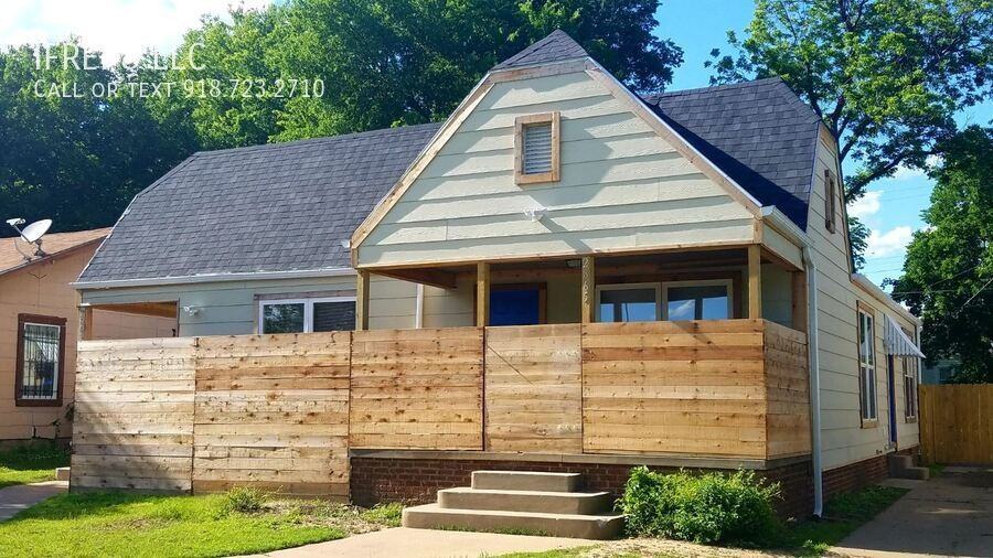 2865 E Admiral Pl - Photo 3 of 15