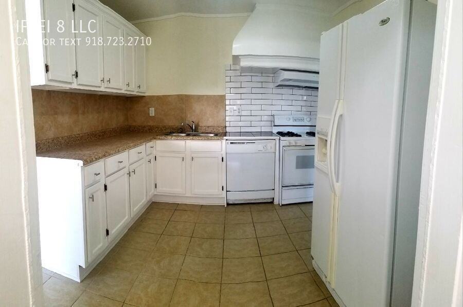 2865 E Admiral Pl - Photo 4 of 15