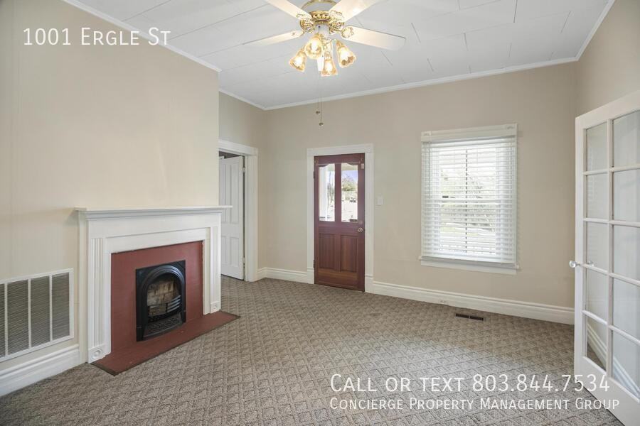 1001 Ergle St - Photo 4 of 18