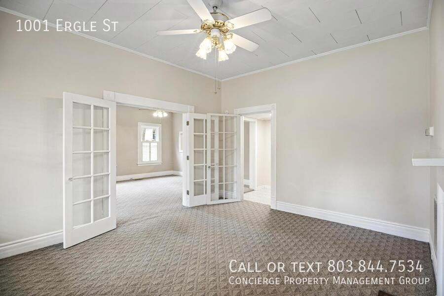 1001 Ergle St - Photo 5 of 18