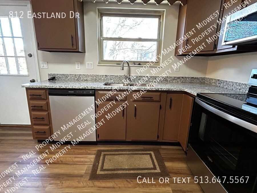 812 Eastland Dr - Photo 4 of 24