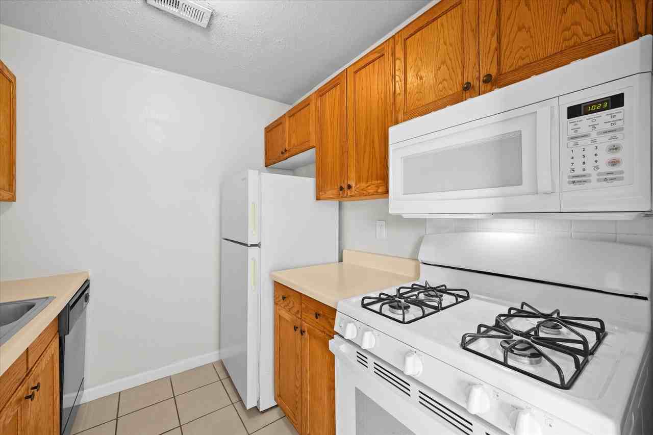 2107 N Keebler Ave #B - Photo 5 of 12