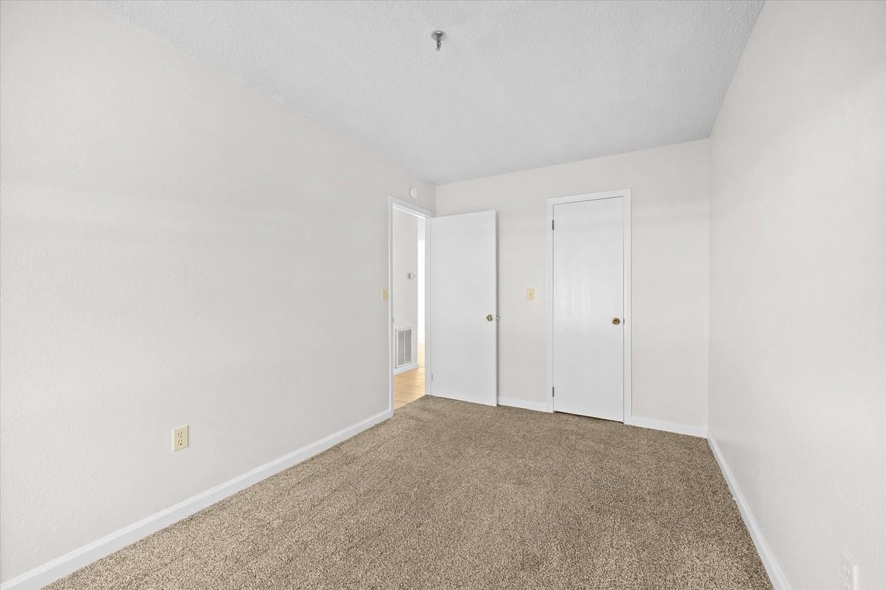 2107 N Keebler Ave #B - Photo 7 of 12