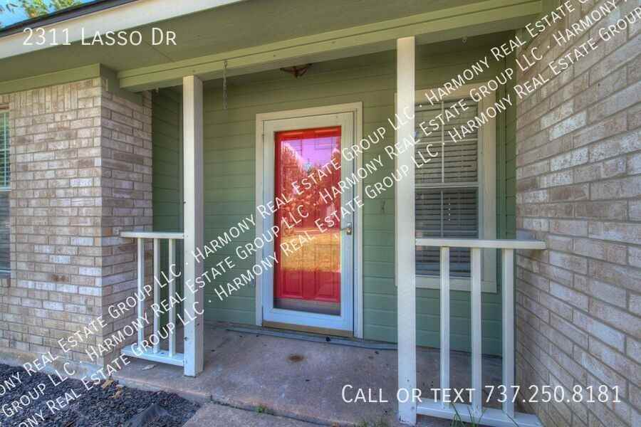 2311 Lasso Dr - Photo 3 of 19