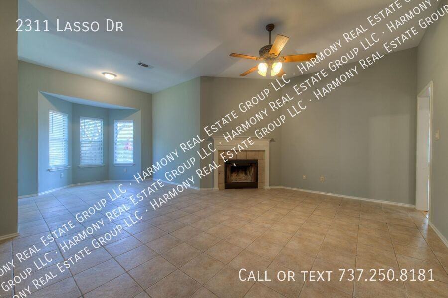 2311 Lasso Dr - Photo 5 of 19