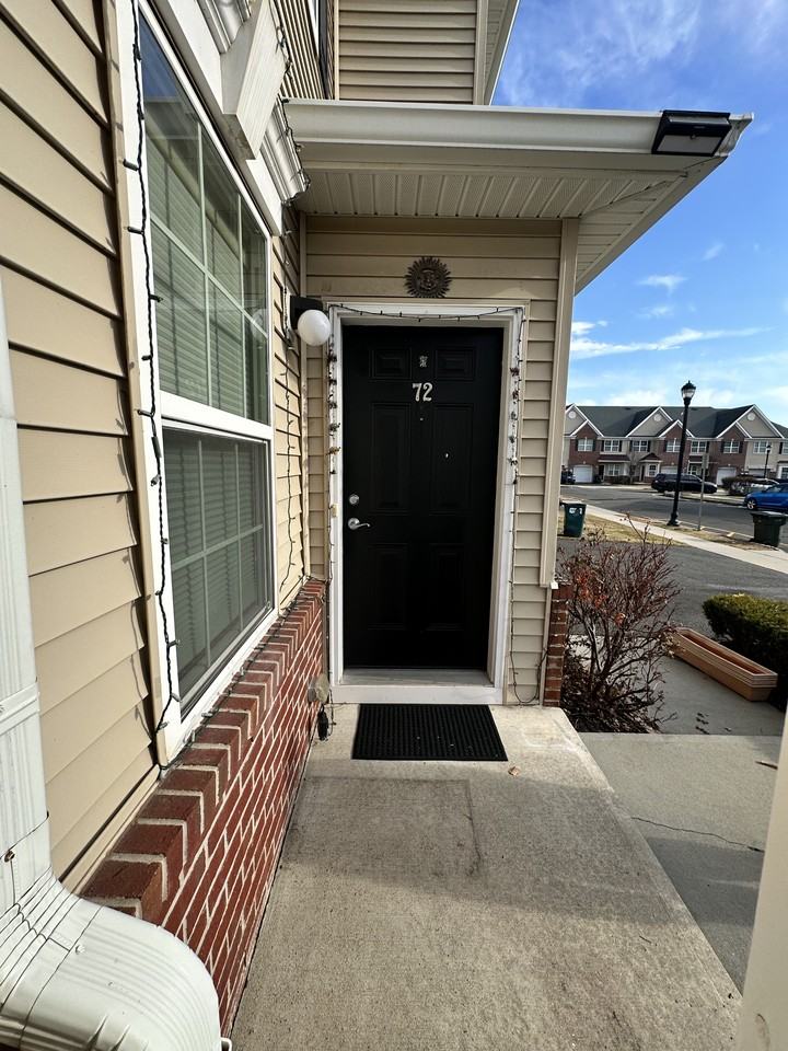 72 Andrews Way #72 - Photo 2 of 50