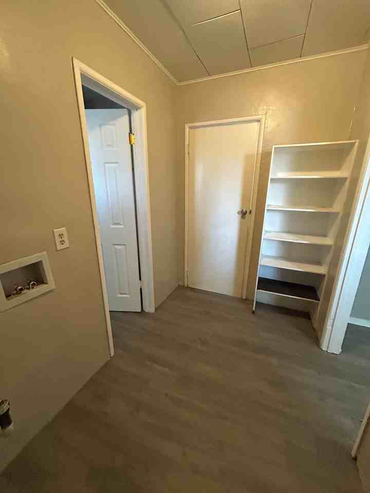 231 W 6th St #231 - Photo 2 of 7