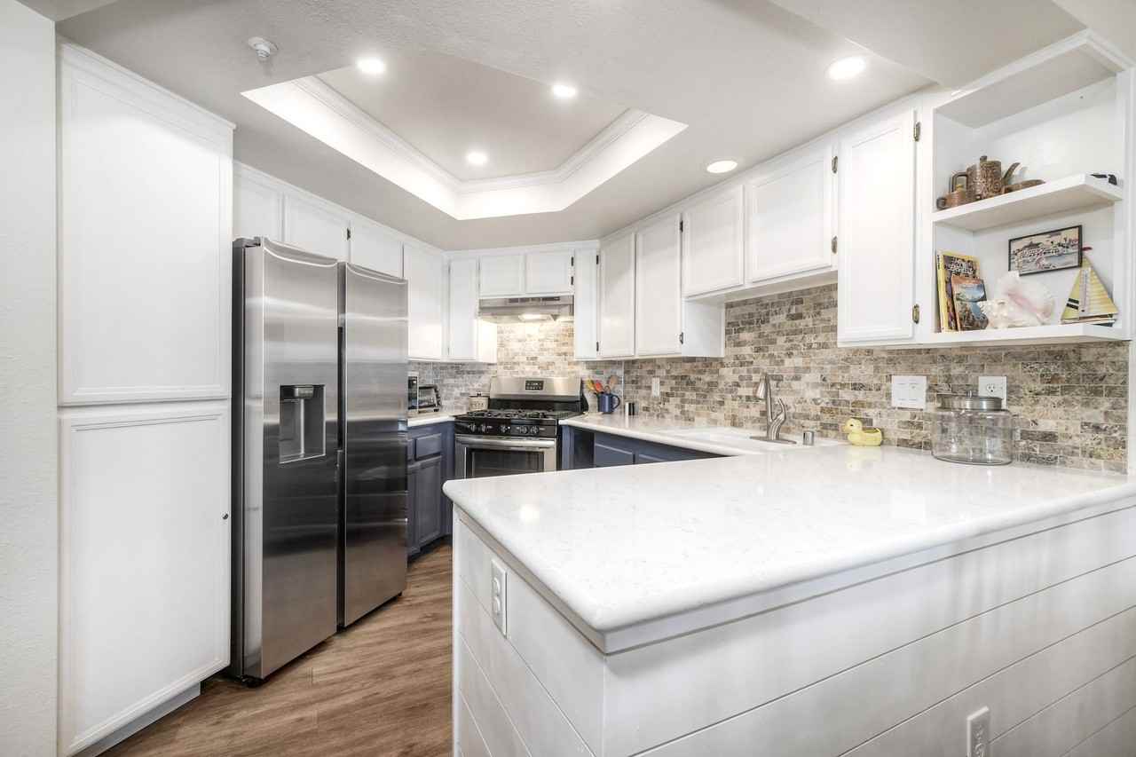 600 N The Strand #37