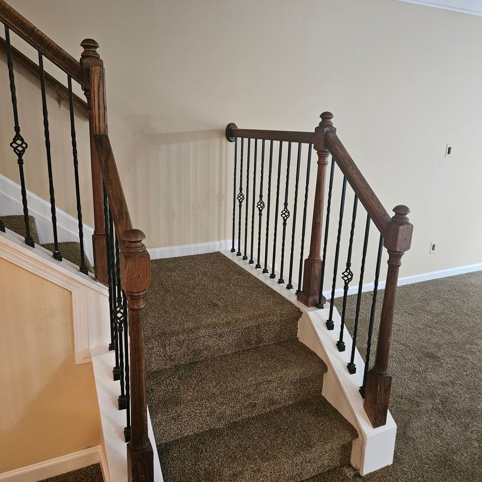 1052 Crown Blvd - Photo 5 of 16