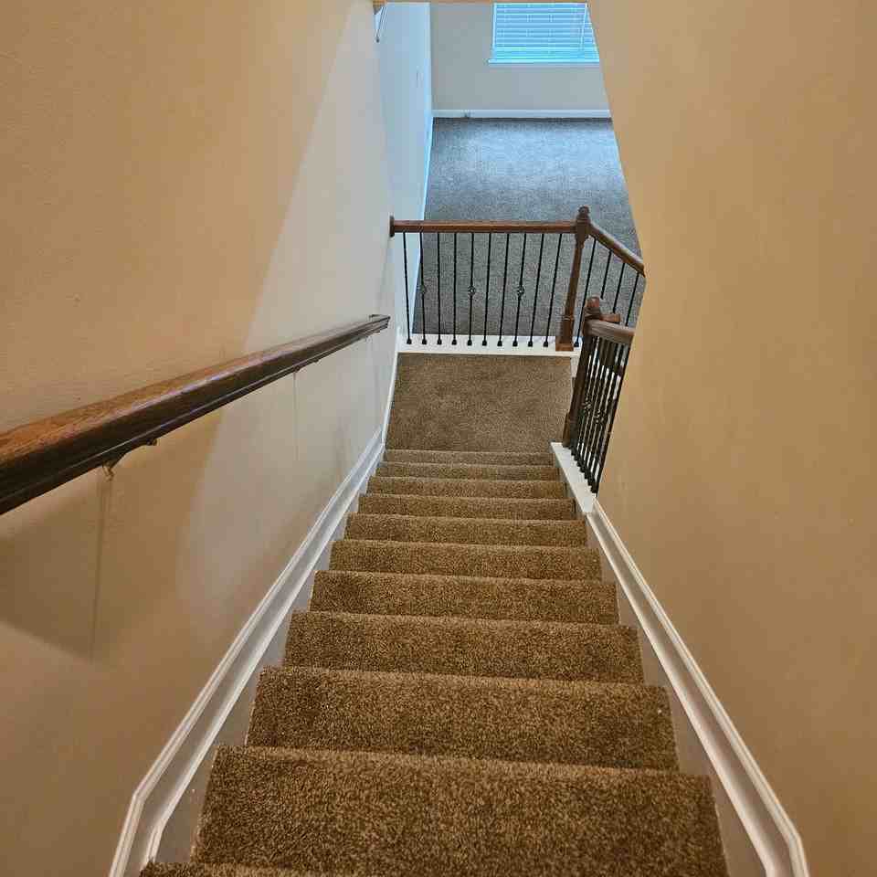 1052 Crown Blvd - Photo 7 of 16