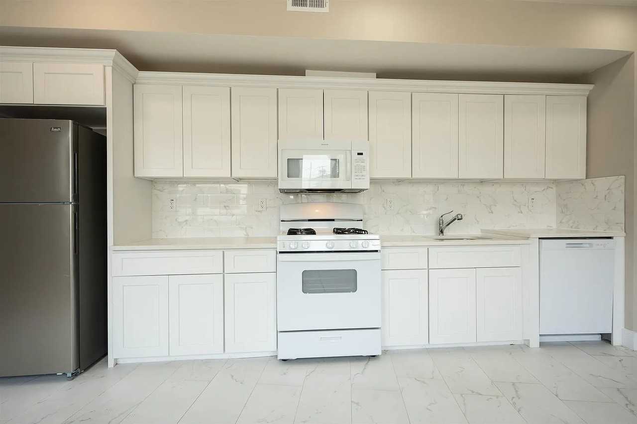 242 Beacon Ave #102 - Photo 3 of 9