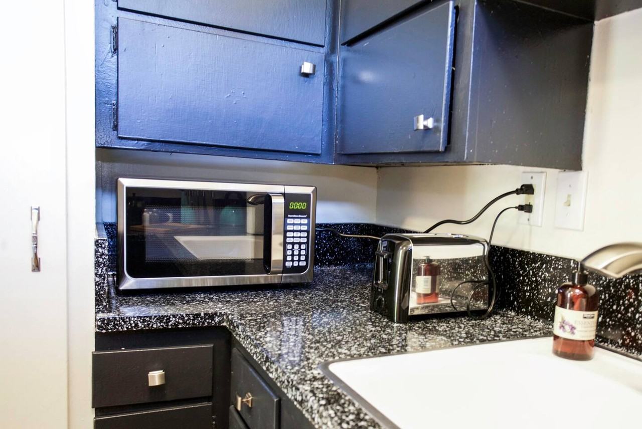 604 E 8th St #604 - Photo 4 of 13