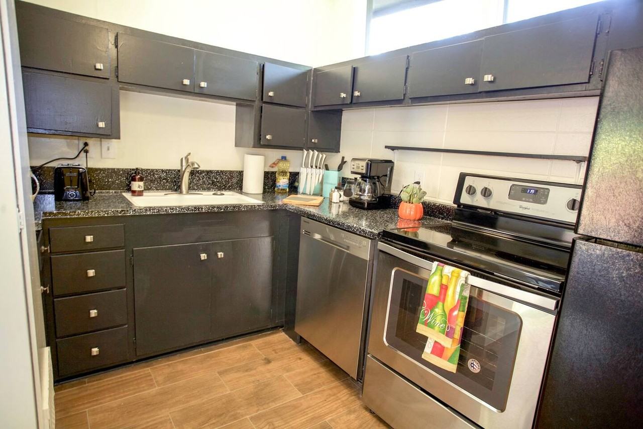 604 E 8th St #604 - Photo 6 of 13