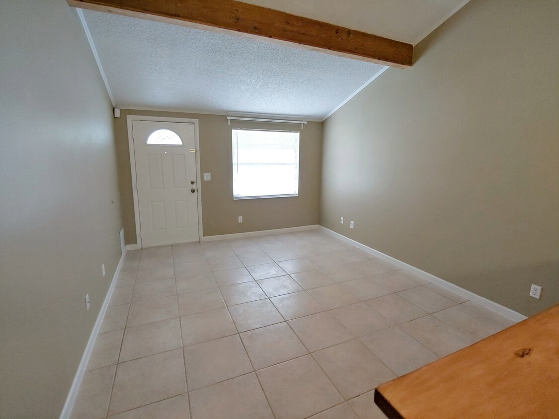 2809 Cedaridge Dr #NA - Photo 3 of 17