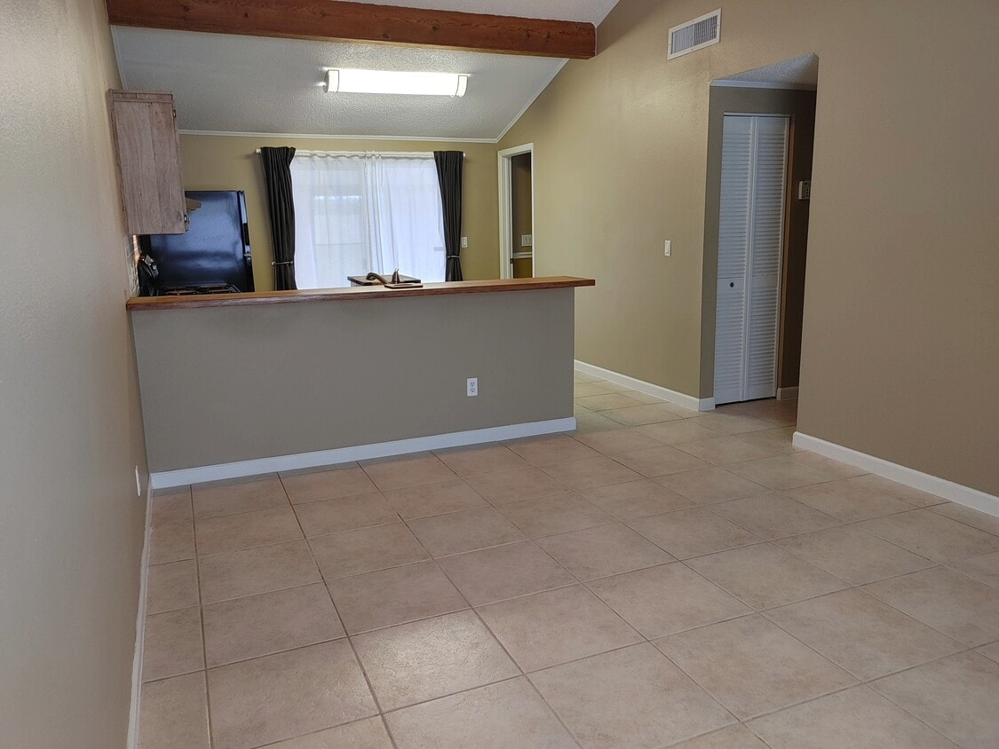 2809 Cedaridge Dr #NA - Photo 4 of 17