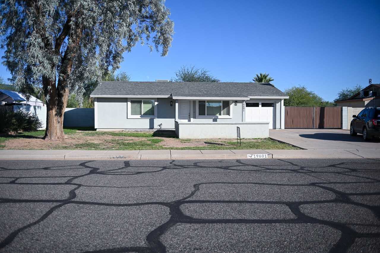 19601 N 33rd Ave #NA - Photo 3 of 15