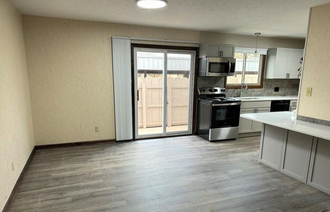 1911 Glendale Rd #D - Photo 6 of 24