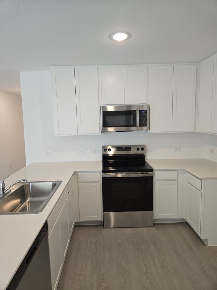 720 Canyon Run #NA - Photo 2 of 8