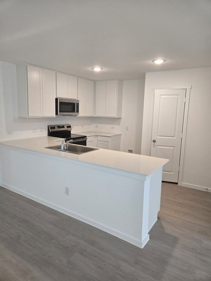 720 Canyon Run #NA - Photo 6 of 8