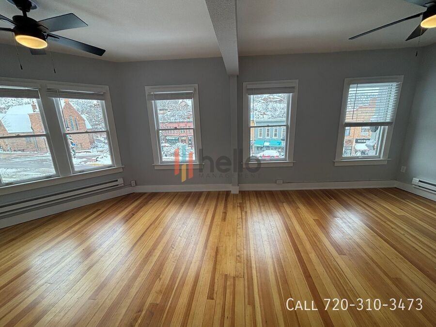 741-743 Manitou Ave - Photo 4 of 21