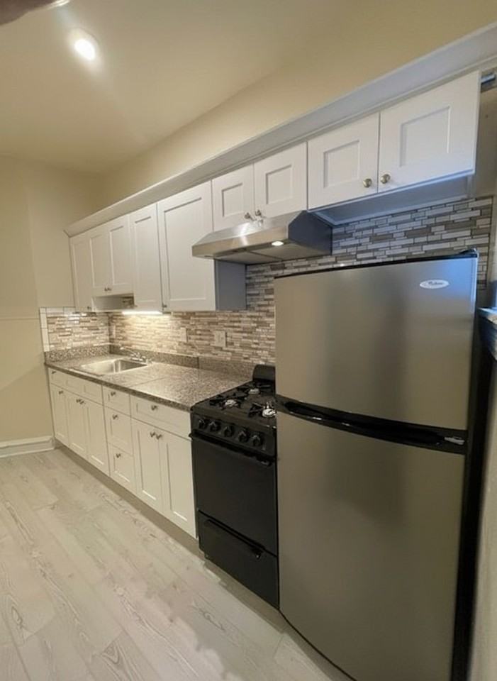 1625 Dyre St #A - Photo 3 of 8